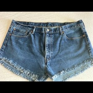 LEVI’S 505 denim cut-off shorts